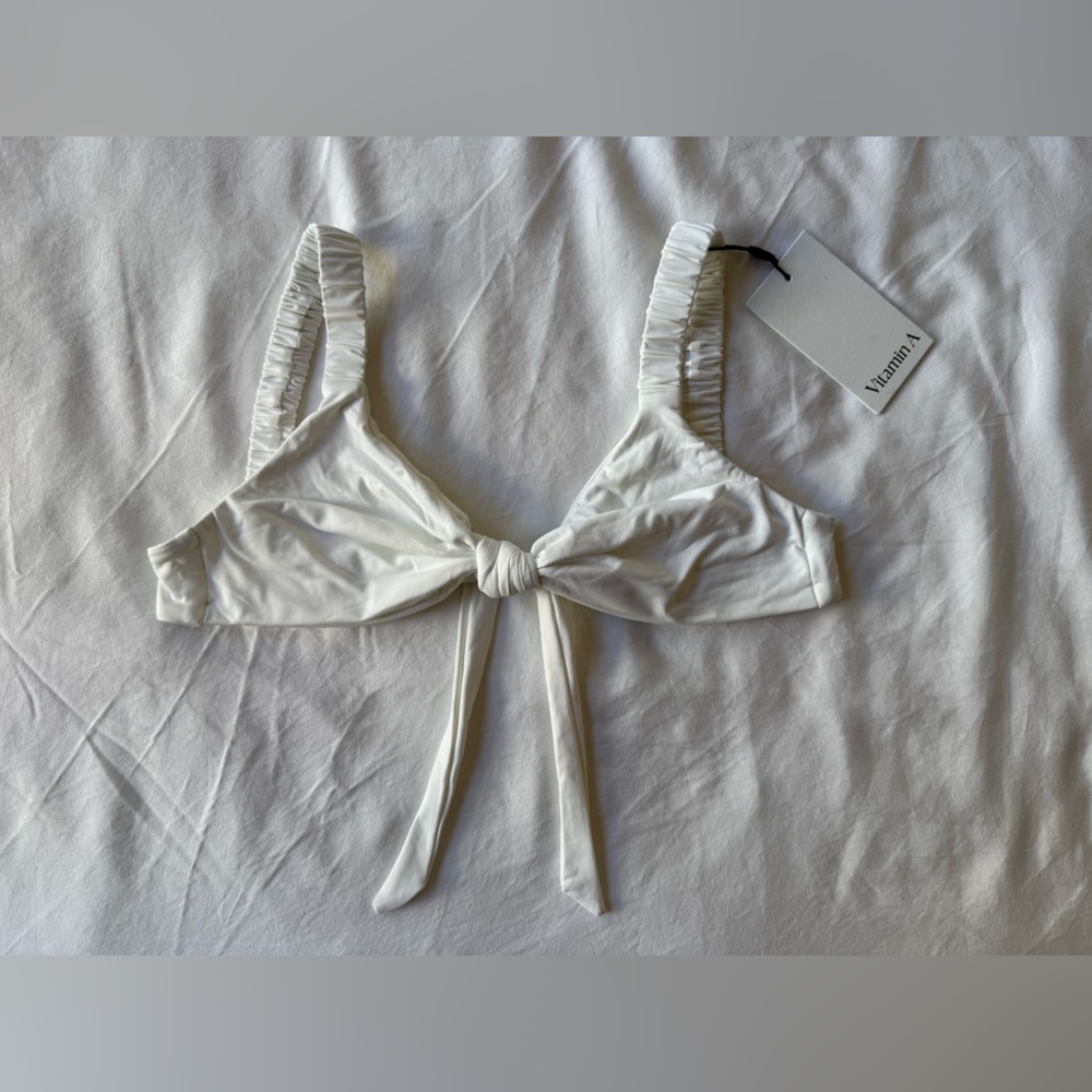 NWT Vitamin A white swim top S